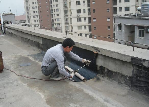 屋顶漏水补漏方法有哪些，补漏需要多少钱？